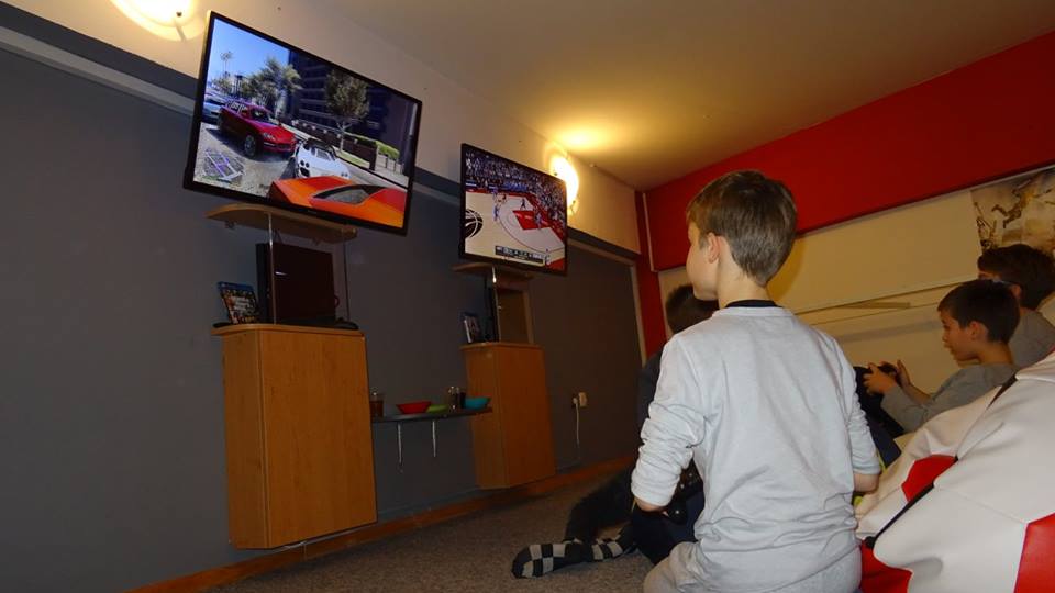 Play Station 4 Igraonica OKTOGON slika