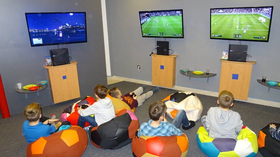 Play Station 4 Igraonica OKTOGON slika