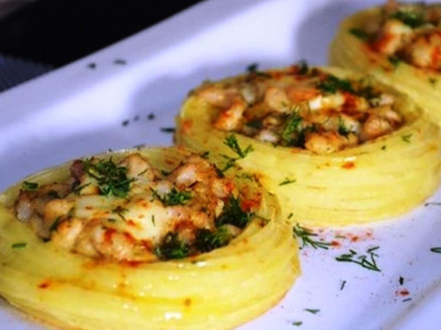 Gnijezda od krumpira s piletinom