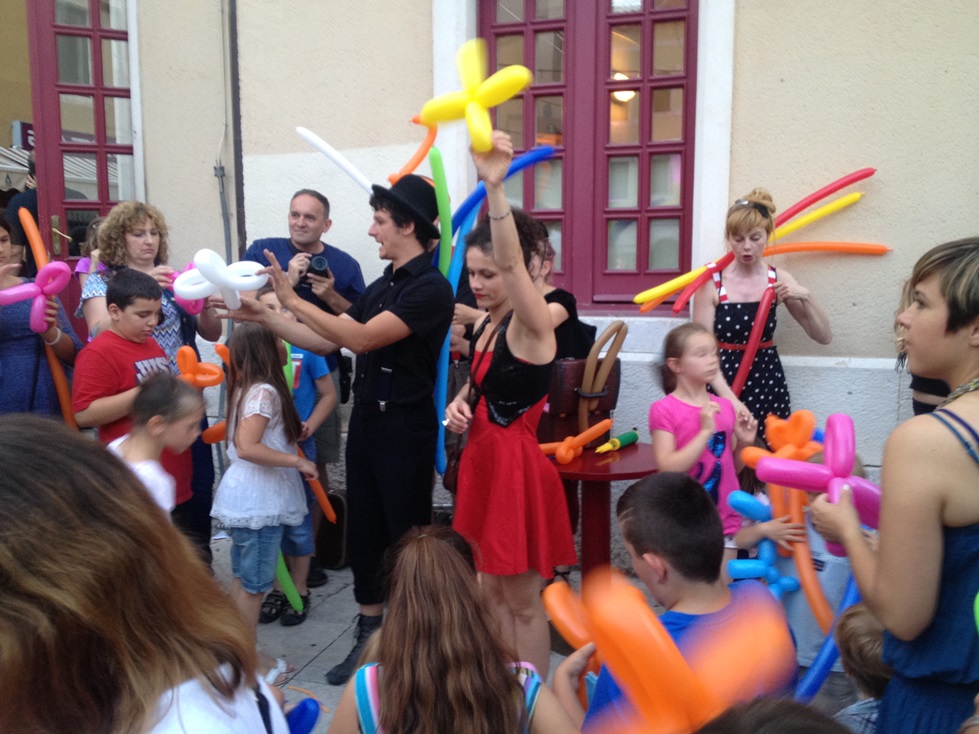 TRIKO CIRKUS TEATAR slika